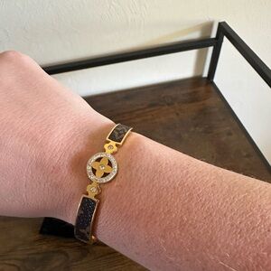 Elegant Gold and Brown Bracelet